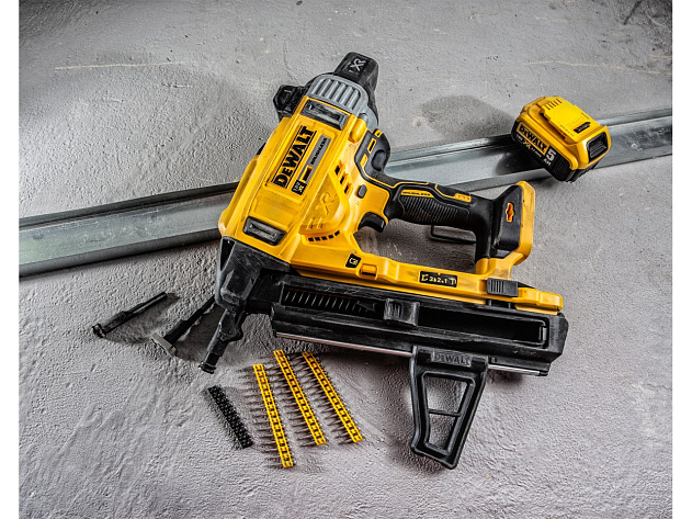 Пистолет монтажный по бетону DeWalt DCN890N