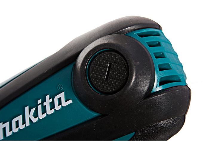 Шуруповерт сетевой Makita TD0101F (230Вт, ударный) повреждена упаковка/некомплект