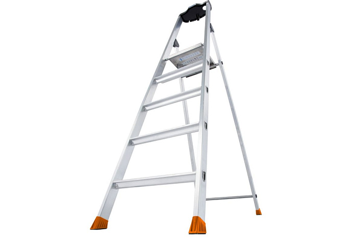 Стремянка  5 ступеней (1,05м) алюминиевая, лоток, крюк, ступени 80мм MONTO Solido (гарантия 5 лет)