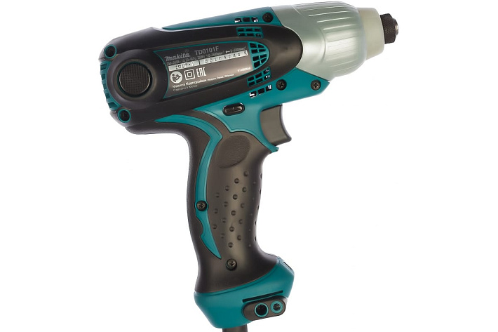 Шуруповерт сетевой Makita TD0101F (230Вт, ударный) повреждена упаковка/некомплект